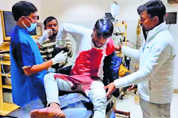 Ara Crime News: दिनदहाड़े युवक को गोली मार किया जख्मी, गैंगवार में गोलीबारी घटना की है आशंका