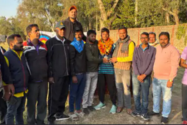 Gold Medal Winner Honoured: तीरंदाजी अकादमी और क्रिकेट अकादमी भोजपुर ने स्वर्ण पदक जीतने वाले समर्थ कुमार को किया सम्मानित