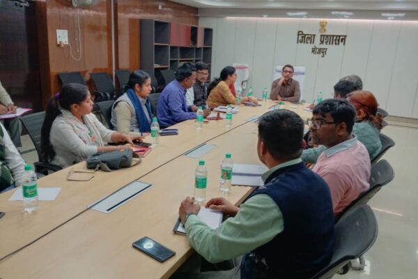 DM office News: बालू का अवैध खनन रोकने के लिए उठाए गए कदम, खनन टास्क फोर्स एवं जिला खनिज फाउंडेशन की समीक्षा बैठक आयोजित