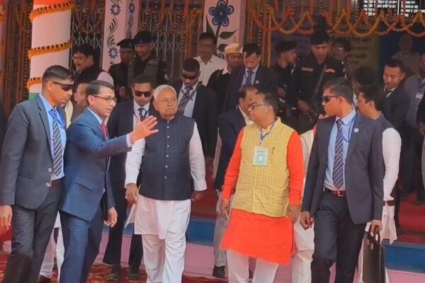 Nitish Kumar in Bhojpur: प्रगति यात्रा के तहत CM नीतीश पहुँचे भोजपुर, करोड़ों की योजनाओं का हुआ उद्घाटन