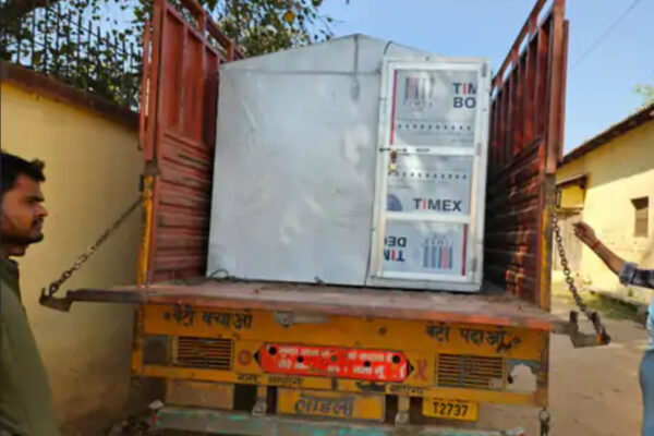 3630 litres Liquor Siezed: 45 लाख रुपये क़ीमत की 3630 लीटर अंग्रेज़ी शराब बरामद, ट्रक में केबिन बना छिपाई गई थी शराब