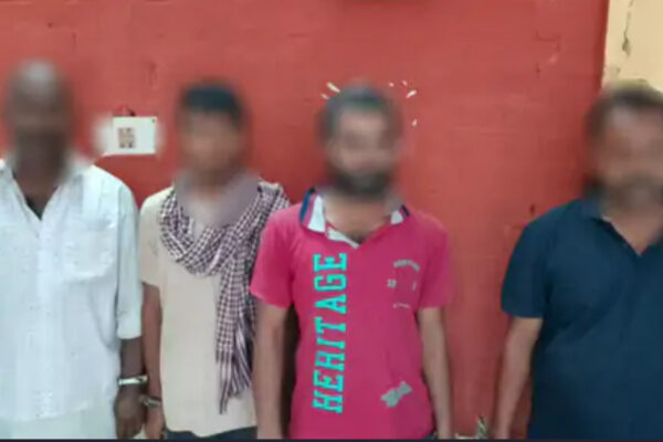 Crime News Ara: दोहरे हत्याकांड में पुलिस ने चार आरोपितों को किया गिरफ्तार, एक लीटर दूध को लेकर हुआ था विवाद