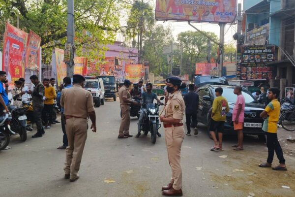 Vahan Cheking Abhiyan: शहर के शिवगंज मोड़ पर सघन वाहन चेकिंग अभियान चला यातायात पुलिस ने वसूले 176 वाहनों से 2,46,000 रुपये का जुर्माना