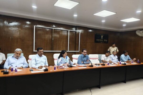 DM तनय सुल्तानिया की अध्यक्षता में जिला स्तरीय समन्वय समिति की महत्वपूर्ण बैठक आयोजित, कहा- महादलित समुदाय को कल्याणकारी योजनाओं से करें लाभान्वित