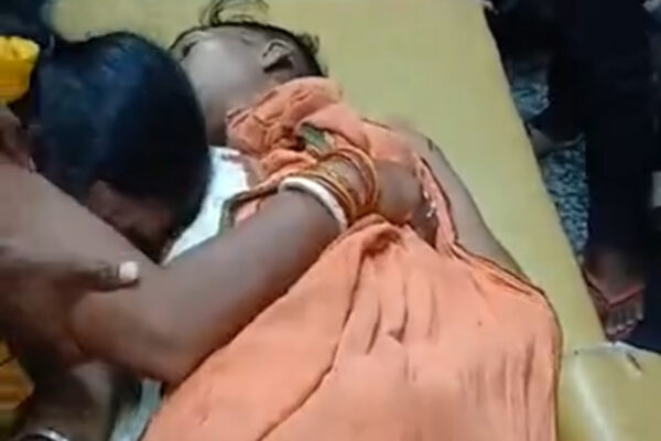 Crime News: अपराधियों ने युवक को मारी छह गोली, दो लाख रुपये भी लूटे