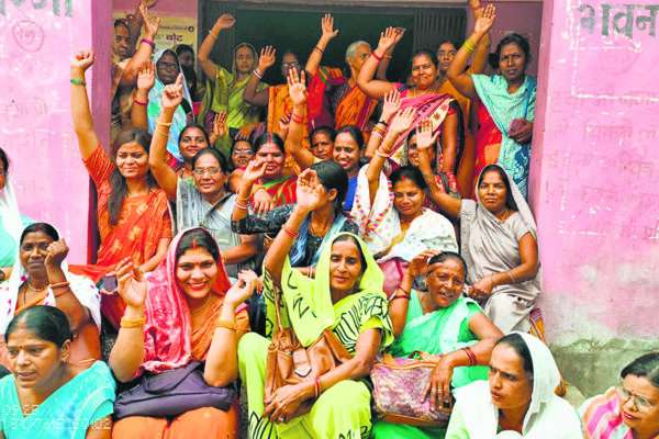 Aanganbadi Sewika Protest: बिना जमीनी हकीकत समझे नए नियम लागू करने का आरोप लगा आंगनबाड़ी सेविकाओं ने किया प्रदर्शन