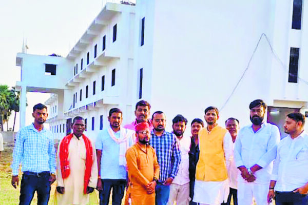 Rajyapal visit to Tatari: राज्यपाल के आगमन को लेकर तरारी में उत्साह, विधायक विशाल प्रशांत एवं पूर्व विधायक सुनील पांडेय ने कार्यक्रम स्थल का लिया जायजा