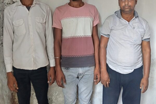 Crime News: अवैध हथियार व कारतूस के साथ तीन युवक गिरफ़्तार, बहोरनपुर पुलिस ने पकड़ा