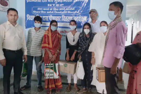 Nutrition kit for TB patients:  टीबी हारेगा, देश जीतेगा अभियान के तहत टीबी मरीजों को बांटी गई पोषण किट