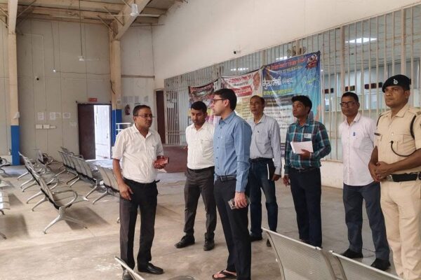 DM Visit’s DRCC:  ज़िलाधिकारी ने DRCC भवन का किया औचक निरीक्षण, दिए कई निर्देश