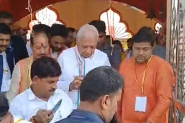 Labhuani mahotsav: बिहार के राज्यपाल आरिफ मोहम्मद खां लभुआनी महोत्सव पहुंचे, कहा- नहीं आता तो सुंदर कार्यक्रम से वंचित रह जाता