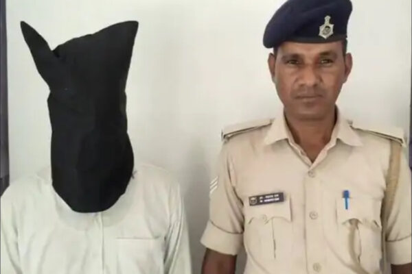 Crime news: बिरजू हत्याकांड का शूटर गिरफ्तार, वारदात में इस्तेमाल देसी पिस्टल और पांच कारतूस बरामद