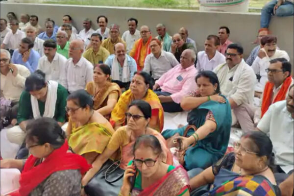 VKSU News: बिहार राज्य संबद्ध डिग्री महाविद्यालय शिक्षक-कर्मचारी महासंघ ने दिया धरना, रखी अपनी माँगे