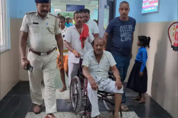 Crime News: हथियारबंद अपराधियों ने जमीन कारोबारी पर चलाई गोली, पैर में गोली लगने से घायल अवस्था में पहुँचे अस्पताल