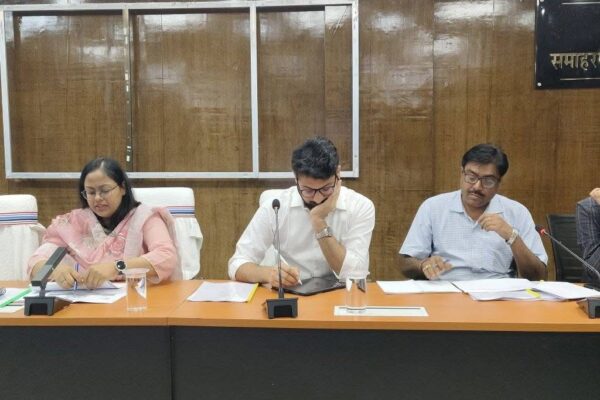 Door to door Jamabandi: राजस्व महाअभियान के तहत घर- घर जाकर उपलब्ध कराई जायेगी ऑनलाइन जमाबंदी की प्रति