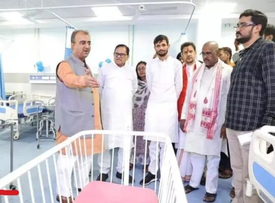 Health Schemes Launched: स्वास्थ्य मंत्री ने आरा सदर अस्पताल में 100 बेड वाले मातृ एवं शिशु देखभाल केंद्र का किया उद्घाटन, ज़िले को 49 करोड़ की सौग़ात