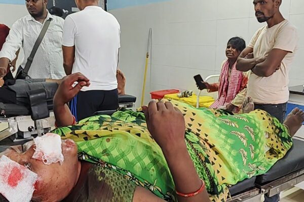 Road accident: सवारियों से भरा ऑटो अनियंत्रित होकर पलटा, कई सवार गम्भीर रूप से घायल